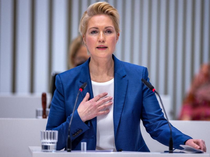 Mecklenburg-Vorpommerns Ministerpräsidentin Manuela Schwesig steht in der Kritik. Foto: Jens Büttner/dpa