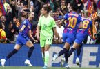 Die Wolfsburger Fußball-Frauen waren beim FC Barcelona letztlich chancenlos. Foto: Joan Monfort/AP/dpa