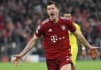 Topstürmer Robert Lewandowski erzielte in dieser Saison bislang 48 Pflichtspieltreffer. Foto: Sven Hoppe/dpa