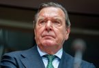 Die Kritik am ehemaligen Bundeskanzler Gerhard Schröder wächst im Zusammenhang mit seinem Verhalten während der russischen Invasion in die Ukraine. Foto: Kay Nietfeld/dpa