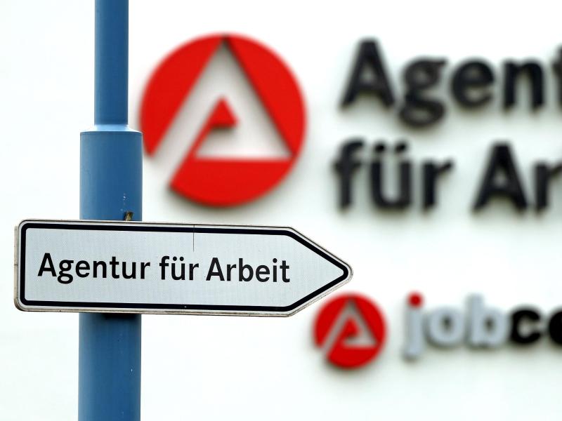 Dank einer weiteren Frühjahrsbelebung sank die Arbeitslosigkeit in Deutschland im April weiter auf 2,309 Millionen Menschen ohne Job. Foto: Jan Woitas/dpa