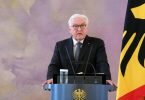 Rund 45 Minuten dauerte das Telefonat von Bundespräsident Frank-Walter Steinmeier mit dem ukrainischen Präsidenten Wolodymyr Selenskyj. Foto: Bernd von Jutrczenka/dpa