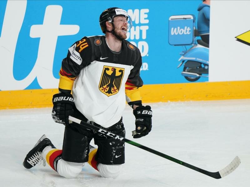 Tom Kühnhackl wird nicht an der Eishockey-WM teilnehmen. Foto: Roman Koksarov/dpa