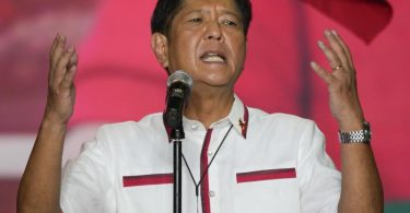 Ferdinand Marcos Jr. liegt in den Umfragen zur Präsidentschaftswahl deutlich vorne. Foto: Aaron Favila/AP/dpa
