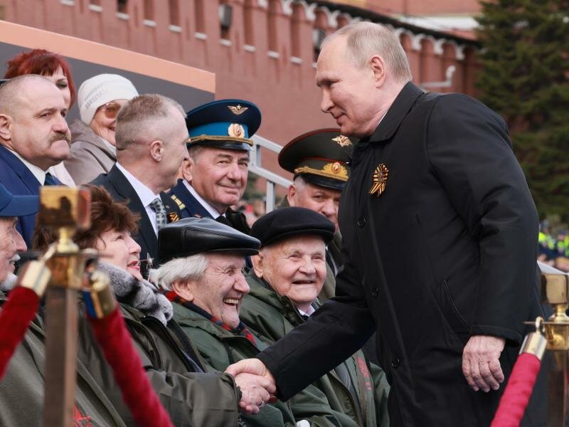 Vor dem Hintergrund des&nbsp;Krieges in der Ukraine war in diesem&nbsp;Jahr kein ausländischer Staatsgast bei den Feierlichkeiten zum 9.&nbsp;Mai in&nbsp;Moskau dabei. Foto: Mikhail Metzel/Pool Sputnik Kremlin/AP/dpa