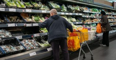 Kein Geld für Mahlzeiten: Eine britische Hilfsorganisation warnt, dass sich die wirtschaftliche Krise zu einer Gesundheitskrise entwickeln könnte. Foto: Aaron Chown/PA Wire/dpa