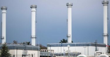 Die deutschen Gasspeicher sind zu 39 Prozent gefüllt mit steigender Tendenz, der größte Speicher in Rehden (Bild) allerdings zu weniger als einem Prozent. «Im Winter müssen die Speicher voll sein», betont Wirtschaftsminister Habeck. Foto: Mohssen Assanimoghaddam/dpa