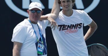Alexander Zverev und sein Vater Alexander Zverev Sr. (l). Foto: Andy Wong/AP/dpa