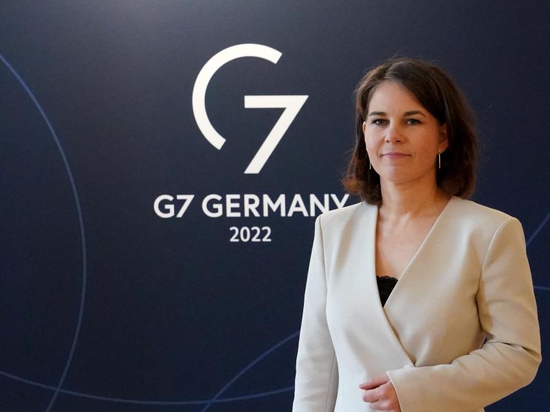 Bundesaußenminister Annalena Baerbock beim G7-Treffen in Weißenhäuser Strand. Foto: Marcus Brandt/dpa-Pool/dpa