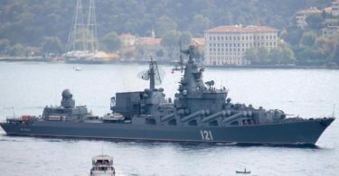 Der russische Lenkwaffenkreuzer «Moskwa» auf einer Archivaufnahme aus dem Jahr 2014. Das Flaggschiff der Schwarzmeer-Flotte war im April gesunken. Foto: picture alliance / dpa