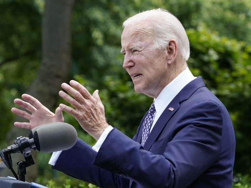 US-Präsident Biden wendet ein Gesetz aus Kriegszeiten an, um die Engpässe bei Babynahrung zu stoppen. Foto: Susan Walsh/AP/dpa