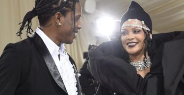 Geübt im großen Auftritt: Im Januar hatten Rihanna und Asap Rocky mit einer Serie von Fotos bekannt gemacht, dass sie ihr erstes gemeinsames Kind erwarten. Foto: Evan Agostini/Invision via AP/dpa