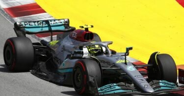 Mit dem technisch verbesserten Auto ist Mercedes auf einem guten Weg. Foto: Joan Monfort/AP/dpa