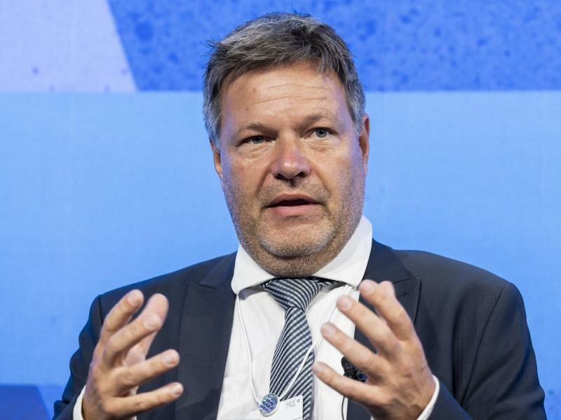 Bundeswirtschaftminister Robert Habeck warnt vor einer Eskalation der Nahrungsmittelkrise. Foto: Laurent Gillieron/KEYSTONE/dpa