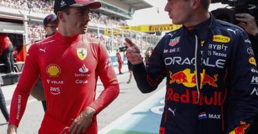 Die beiden Topfavoriten auf den Sieg in Monaco: Charles Leclerc (l) und Max Verstappen. Foto: Joan Monfort/AP/dpa/Archiv