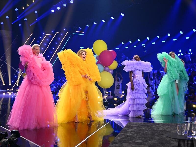 Martina (l-r), Luca, Noella und Lou-Anne haben es ins Finale von «Germany's Next Topmodel» geschafft. Foto: Willi Weber/ProSieben/dpa
