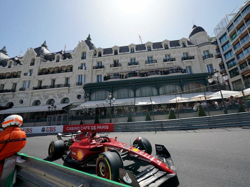 War in seiner Heimat Schnellster am ersten Trainingstag: Ferrari-Pilot Charles Leclerc. Foto: Hasan Bratic/dpa