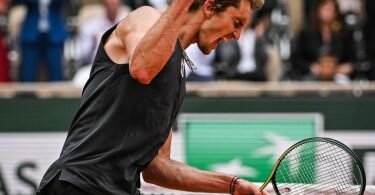 Steht in Paris im Achtelfinale: Alexander Zverev. Foto: Matthieu Mirville/ZUMA Press Wire/dpa