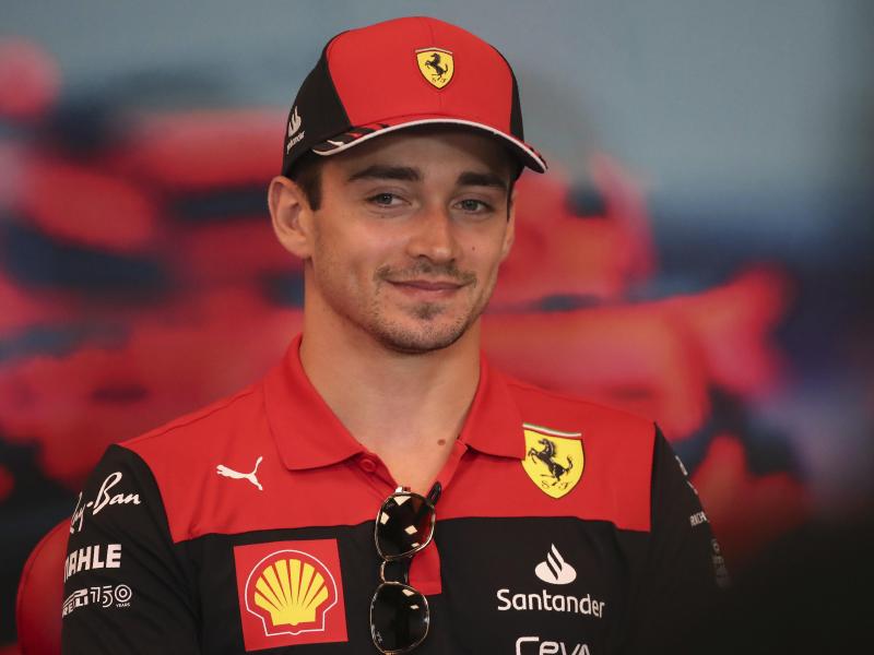 Hat in Monaco ein Heimspiel: Ferrari-Pilot Charles Leclerc. Foto: Daniel Cole/AP/dpa