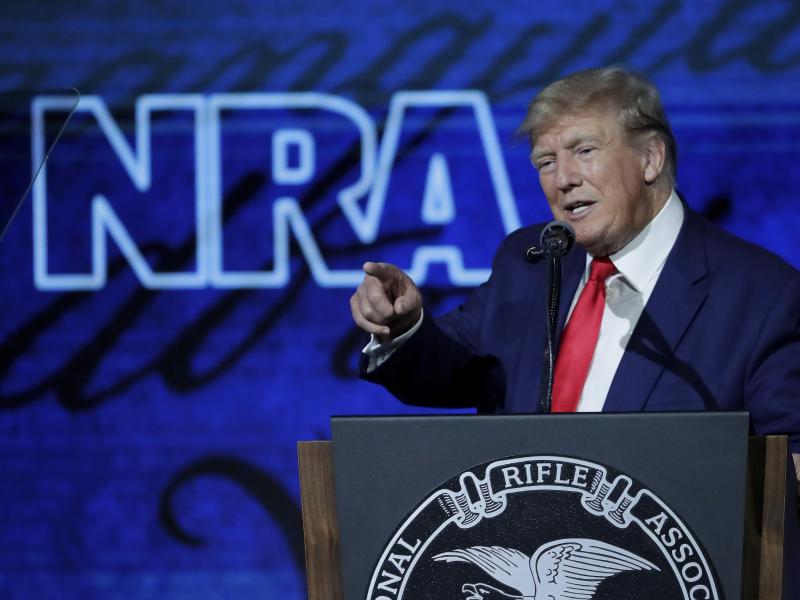 Donald Trump während seiner Rede auf der Jahrestagung der National Rifle Association. Foto: Michael Wyke/AP/dpa