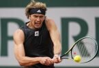 Dass alle nur über Carlos Alcaraz reden, nervt Alexander Zverev - und kann ihm eine Extraportion Motivation geben. Foto: Michel Euler/AP/dpa