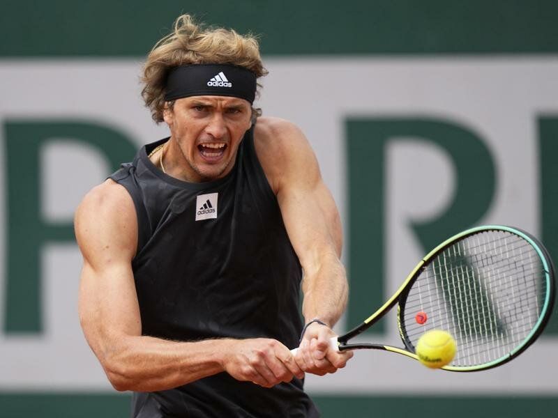Dass alle nur über Carlos Alcaraz reden, nervt Alexander Zverev - und kann ihm eine Extraportion Motivation geben. Foto: Michel Euler/AP/dpa