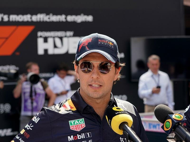 Verlängerte seinen Vertrag bei Red Bull bis 2024: Sergio Perez. Foto: Hasan Bratic/dpa/Archivbild