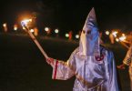 Auch heute noch gibt es in den USA Verbünde in der Tradition des berüchtigten rassistischen Ku-Klux-Klans. Ein entsprechender Verdacht in Deutschland ließ sich jedoch nicht zur Anklage bringen. (Archivbild). Foto: Erik S. Lesser/EPA/dpa