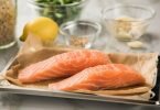 Beim Fisch gilt: Je frischer, desto besser. Wer also einen Fischhändler um die Ecke oder im nächsten Ort hat, ist klar im Vorteil. Foto: Christin Klose/dpa Themendienst/dpa-tmn