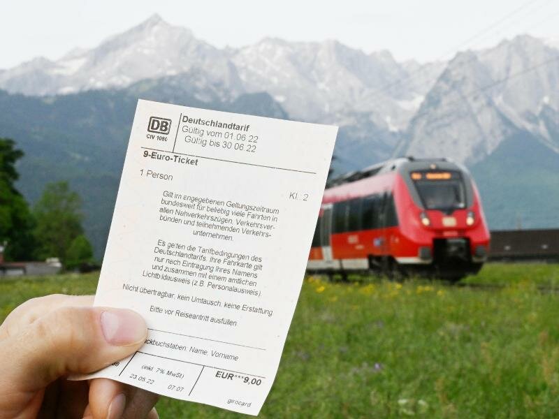 Ausflugsorte können an Pfingsten wegen des 9-Euro-Tickets mit deutlich mehr Besuchern rechnen. Foto: Angelika Warmuth/dpa
