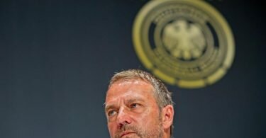 Bundestrainer Hansi Flick trifft mit dem DFB-Team auf England. Foto: Hans-Martin Issler/dpa