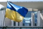Die Bundesregierung hat sich bisher noch nicht zum EU-Beitritt der Ukraine positioniert. Foto: Christophe Gateau/dpa