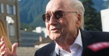 Musste in Bellinzona Rede und Antwort stehen: Joseph Blatter. Foto: Alessandro Crinari/KEYSTONE/TI-PRESSKEYSTONE/dpa