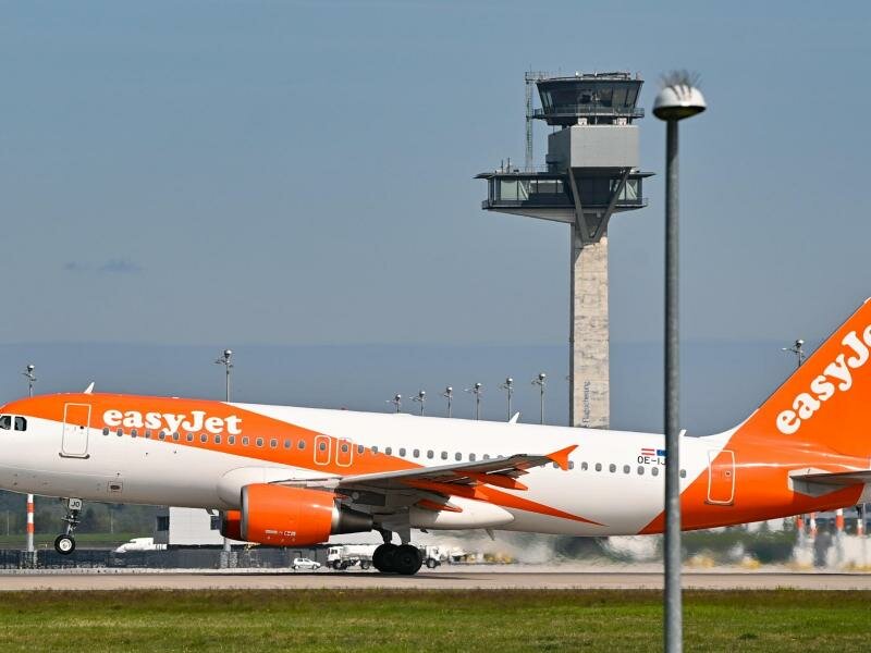 Etwa 20 Easyjet-Flüge mussten am frühen Freitagmorgen wegen des Warnstreiks gecancelt werden. Foto: Patrick Pleul/dpa