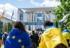 Nach Ansicht von Kanzler Scholz soll die Ukraine den EU-Kandidatenstatus erhalten. Foto: Christophe Gateau/dpa/Archiv