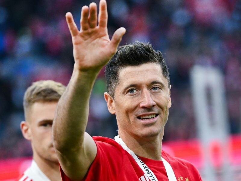 Steht oben auf der Einkaufsliste des FC Barcelona: Robert Lewandowski. Foto: Sven Hoppe/dpa