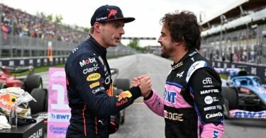 Max Verstappen (l) und Fernando Alonso haben sich als Erster bzw. Zweiter qualifiziert. Foto: Jim Watson/Pool AFP via AP/dpa