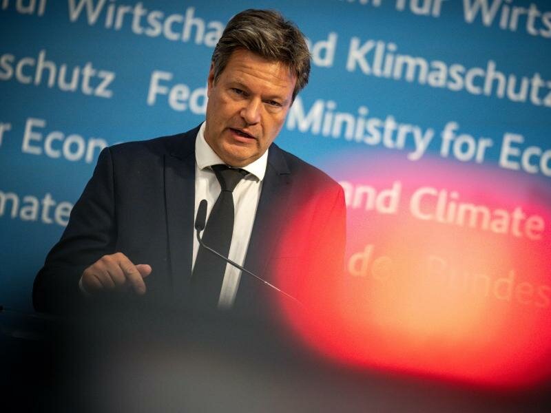 «Es ist ein externer Schock»: Bundeswirtschaftsminister Robert Habeck. Foto: Michael Kappeler/dpa