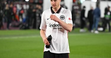 Der Österreicher Martin Hinteregger wechselte 2019 zum Fußball-Bundesligisten Eintracht Frankfurt. Foto: Arne Dedert/dpa