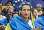 Ukrainerinnen bei einer Kundgebung vor dem Sitz des Europäischen Rates in Brüssel. Foto: Wiktor Dabkowski/ZUMA Press Wire/dpa