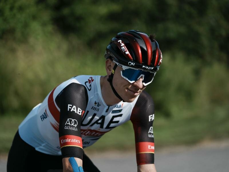 Der Slowene Tadej Pogacar vom Team UAE geht als Titelverteidiger in die Tour de France. Foto: Thibault Camus/AP/dpa