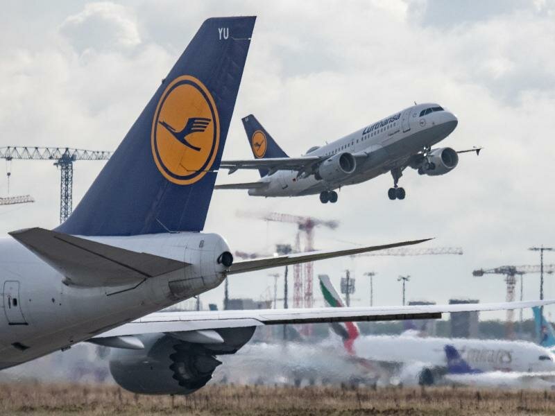 Wegen der aktuellen Abfertigungsprobleme streicht die Lufthansa weitere Flüge. Foto: Boris Roessler/dpa