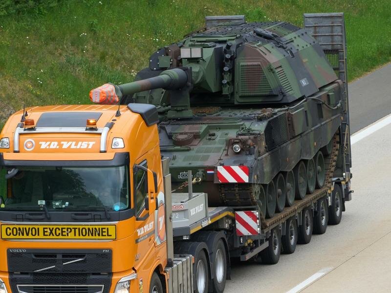 «Das Niveau und die Quantität westlicher Waffenlieferungen» müssen erhöht werden, fordern mehrere deutsche Wissenschaftler und Militärexperten. Foto: Thomas Frey/dpa