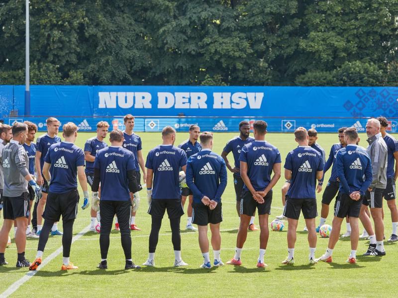 Der Hamburger SV geht als Aufstiegsfavorit in die neue Saison. Foto: Georg Wendt/dpa