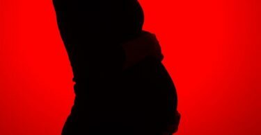 Tendenz steigend: Nicht jede Schwangerschaft endet mit der Geburt eines lebensfähigen Babys. Foto: Sebastian Kahnert/dpa-Zentralbild/dpa