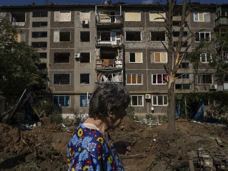 Der russische Angriffskrieg in der Ukraine sorgt für Zerstörung, wie hier in Kostjantyniwka im Gebiet Donezk. Foto: Nariman El-Mofty/AP/dpa