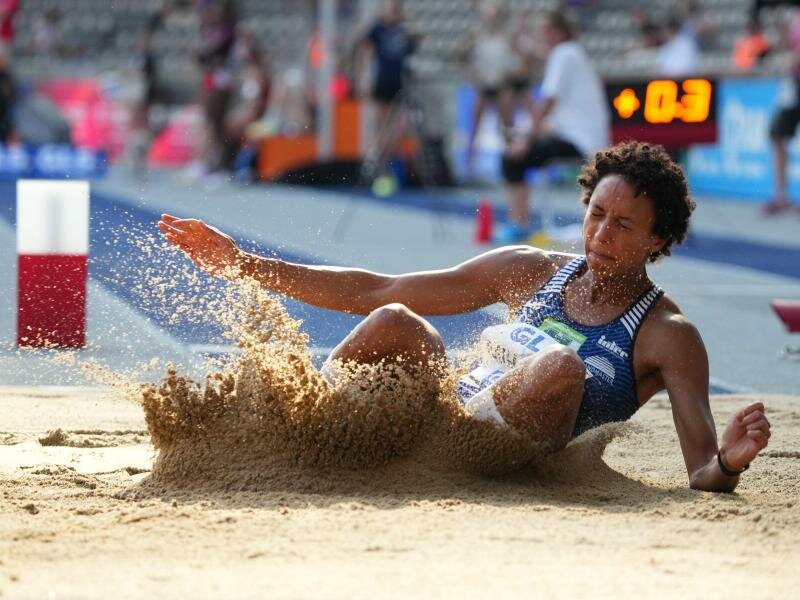 Zeigt sich selbstbewusst:&nbsp;Weitspringerin Malaika Mihambo. Foto: Soeren Stache/dpa/Archivbild