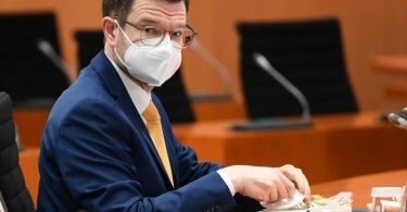Bundesjustizminister Marco Buschmann hält eine Maskenpflicht im kommenden Herbst für wahrscheinlich. Foto: Annegret Hilse/Reuters/POOL/dpa