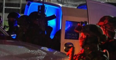 Rafael Caro Quintero wird unter der Obhut der Marine und der Nationalgarde in das Bundeszentrum für soziale Wiedereingliederung Nr. 1 ''El Altiplano'' eingeliefert. Foto: Arturo Hernández/Eyepix Gro/eyepix/ZUMA/dpa