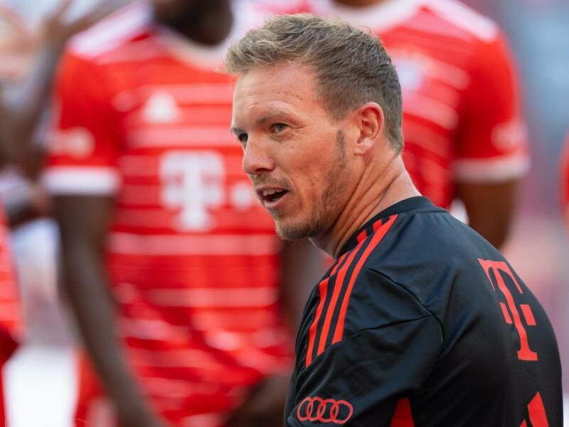 Trainer Julian Nagelsmann bei der Teampräsentation des FC Bayern. Foto: Sven Hoppe/dpa